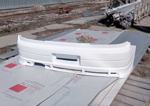 бампер зі склопластику