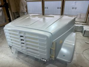 капот зі склопластику