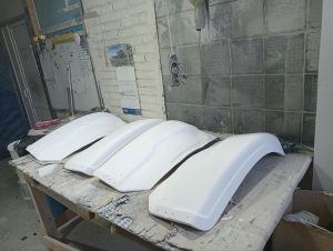 крила зі склопластику